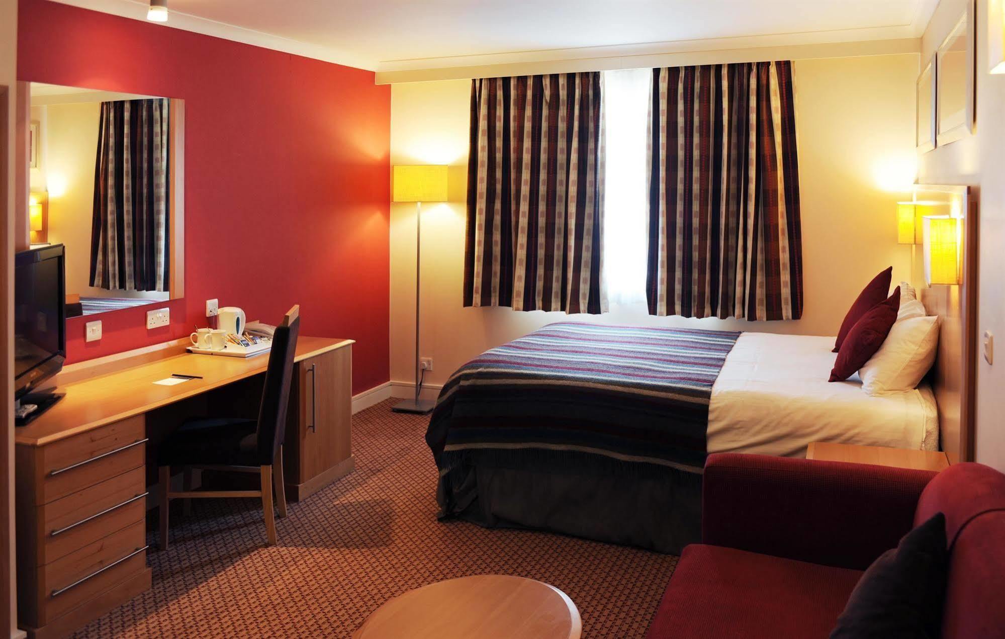 Village Hotel Manchester Hyde Luaran gambar